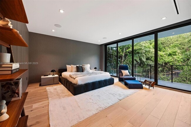 Building Photo - 77 SW 18th Terrace