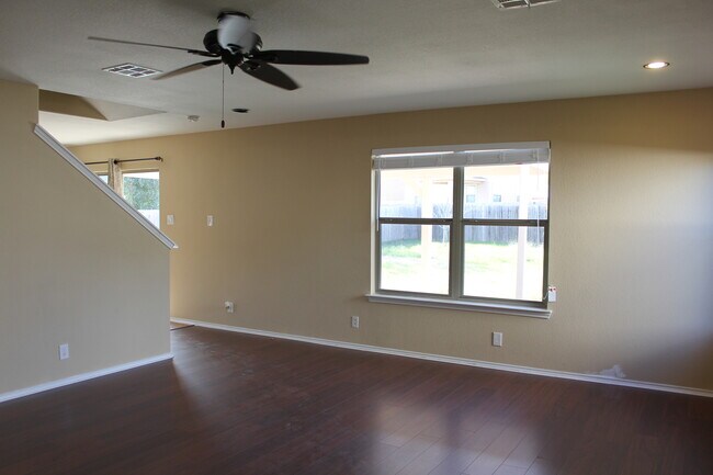 Building Photo - Kyle Home in Waterleaf  Great schools and neighborhood with pool