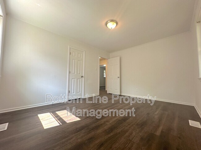 Building Photo - 2518 Marlowe Ave