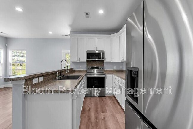 Building Photo - 317 Savannah River Dr