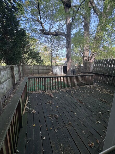 Building Photo - 1531 Ross Ave