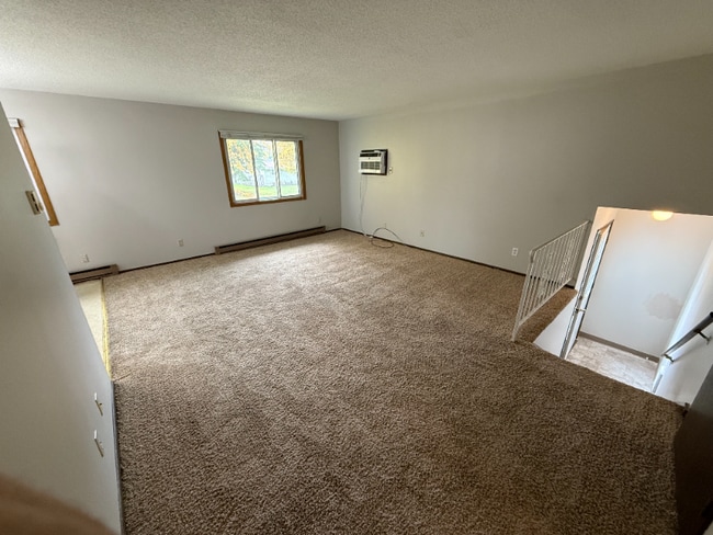 Building Photo - 716 Great Plains Ct