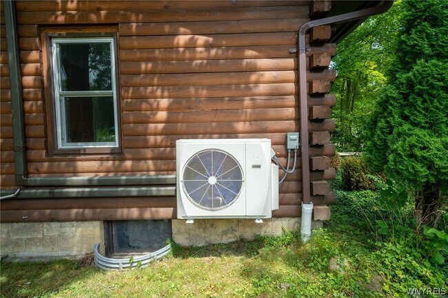 Building Photo - 8376 Cobblestone Ct