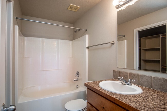 Building Photo - 3916 Kirby Cir