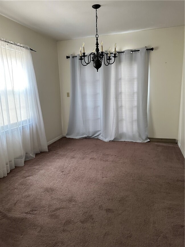 Building Photo - 402 W High St