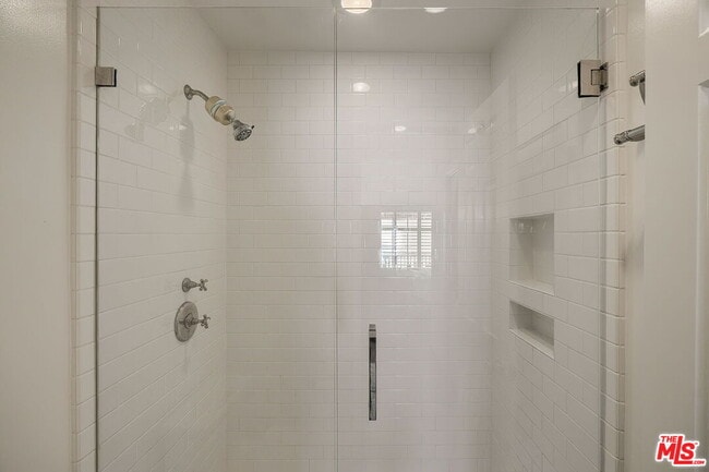Building Photo - 812 16th St