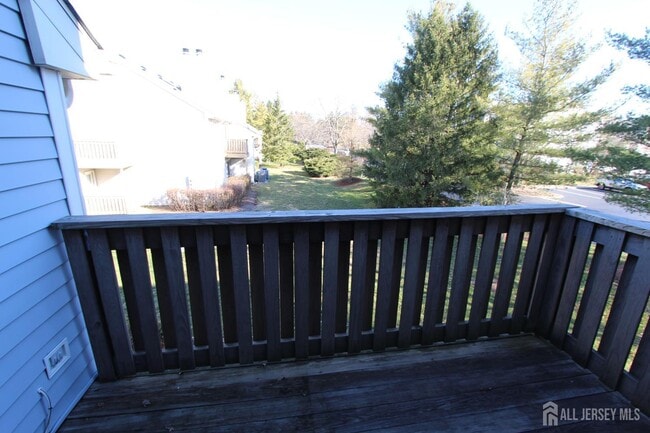Building Photo - 2202 Aspen Dr