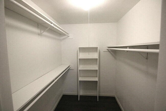 Building Photo - 5550 N Braeswood Blvd