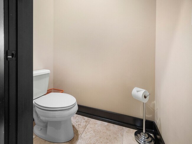 Building Photo - 401 W 1st Ave