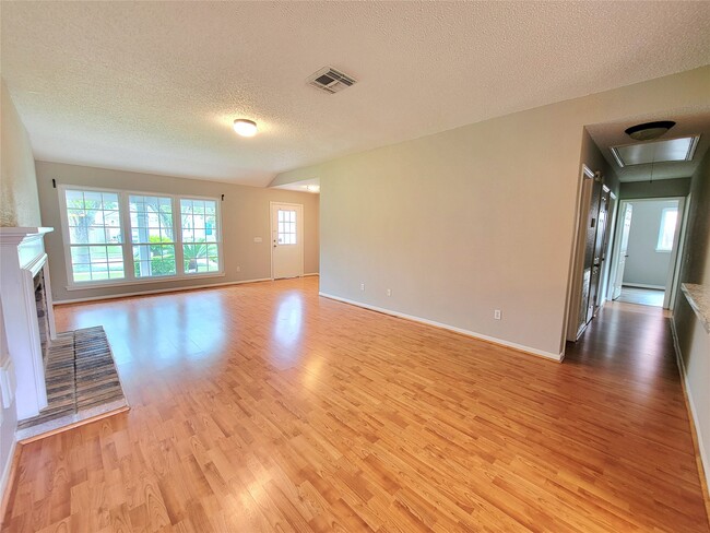 Building Photo - 3610 Bartons Ln