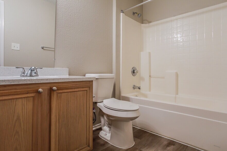 Building Photo - 10529 Flamewood Dr