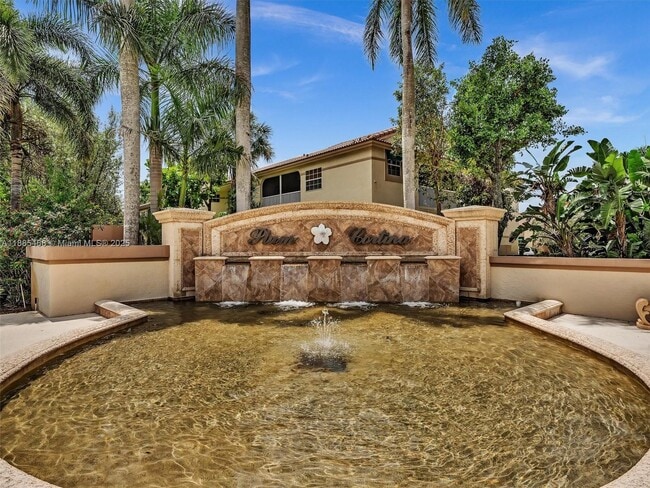 Building Photo - 6538 Via Regina