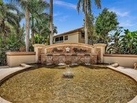 Building Photo - 6538 Via Regina