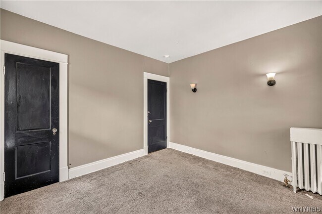 Building Photo - 41 Crestwood Ave