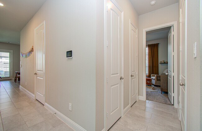 Building Photo - 10442 Eastern Bluestar Dr