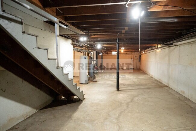Building Photo - 517 N 3rd St