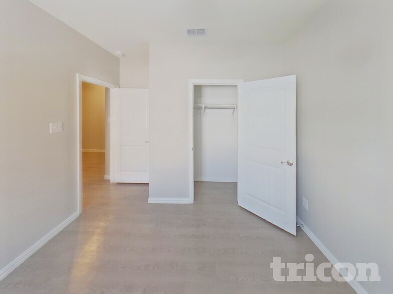 Building Photo - 110 Columbia St