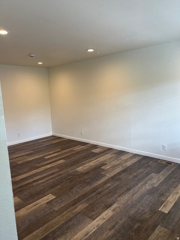 Building Photo - 394 E 2700 S