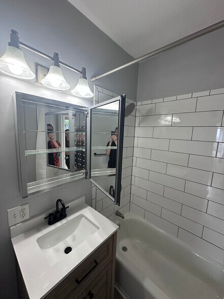 Building Photo - 1810 Dorchester Ave