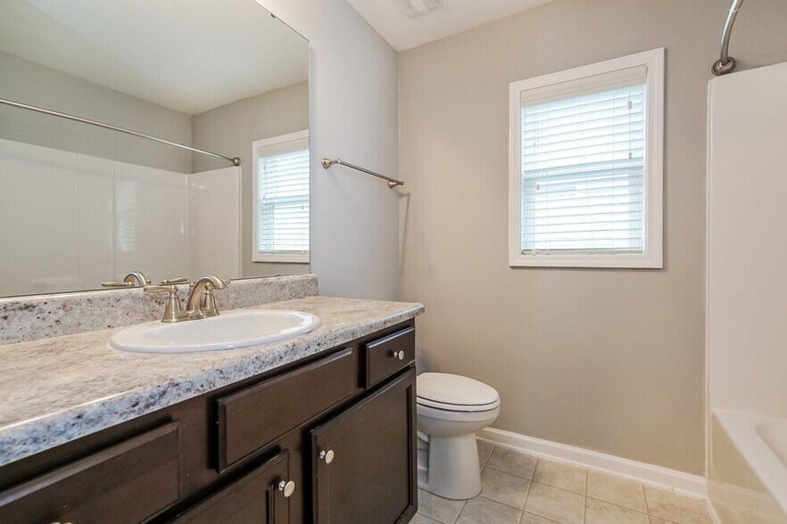 Building Photo - 125 Sturgeon St