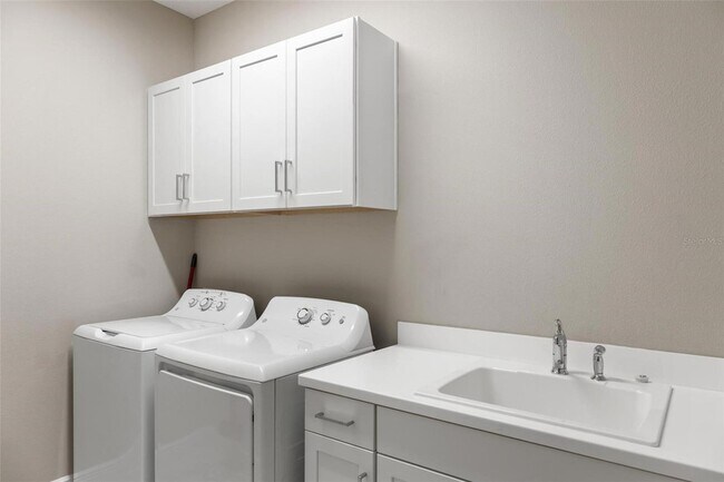 Building Photo - 12673 Palatka Dr