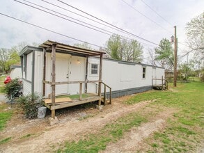Building Photo - Great location close to Fayetteville, TN!
