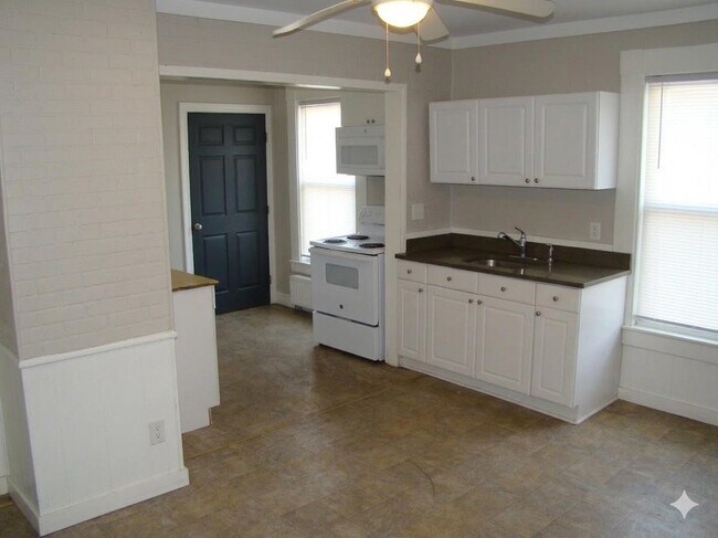 Building Photo - 86 School St