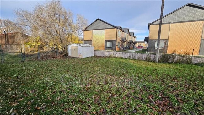 Building Photo - 12019 E Valleyway Ave