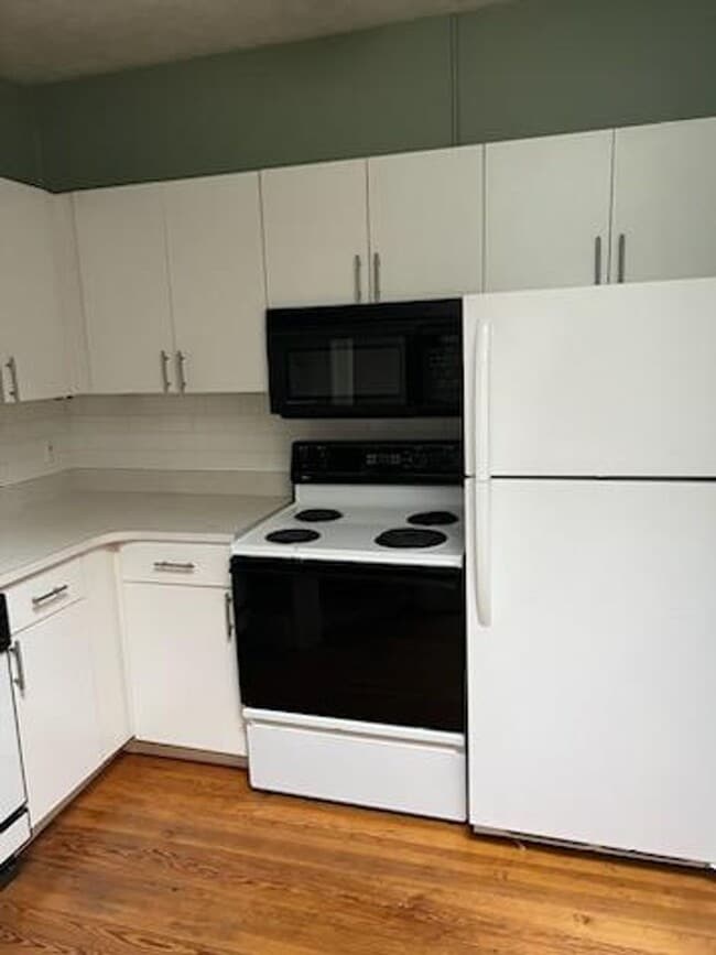 Building Photo - 145 E Front St