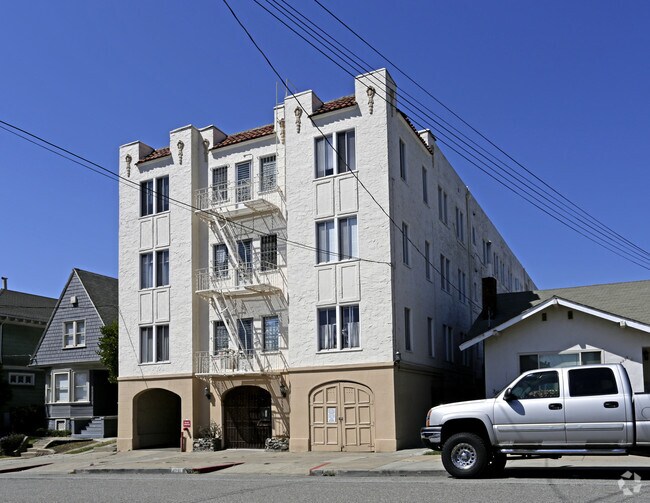 Building Photo - 4231 Montgomery