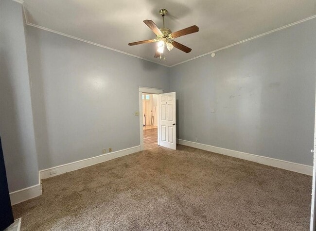 Building Photo - Gorgeous 2 Bedroom in Highland Duplex