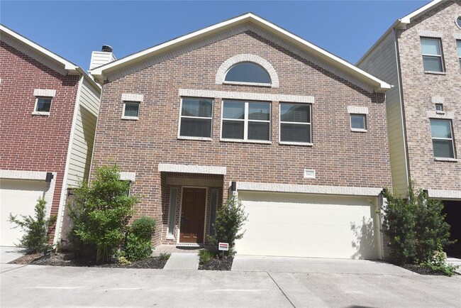 Building Photo - 11607 Main Pine Dr