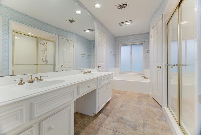 Building Photo - 3647 Marywood Dr