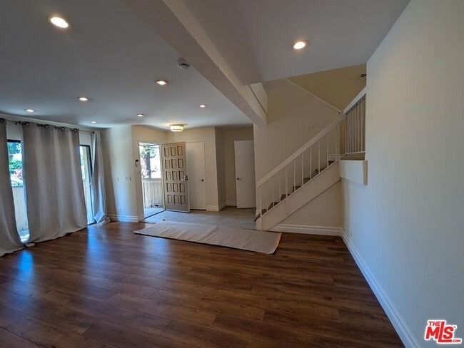 Building Photo - 10051 Topanga Canyon Blvd