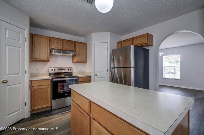 Building Photo - 6322 Grapewood Rd