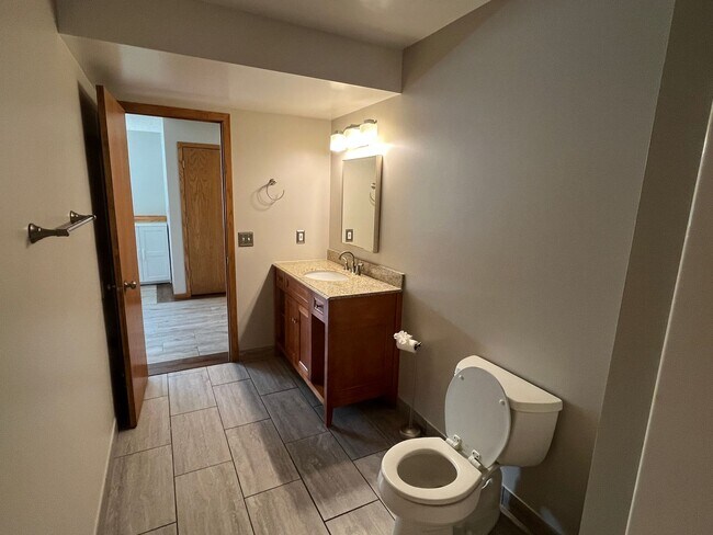 Building Photo - Beautifully Updated 4-Bed Home in Prime NW...