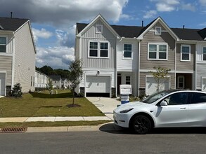 Building Photo - 182 Golden Arms Dr