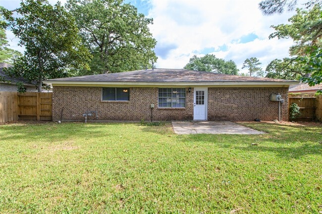 Building Photo - 23015 Bayleaf Dr