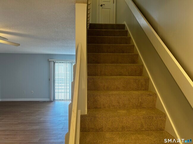 Building Photo - 151 Wynwood Dr