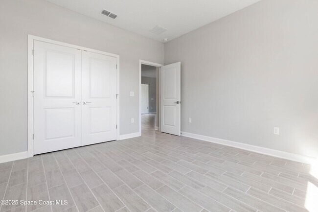 Building Photo - 570 Town Rd SW