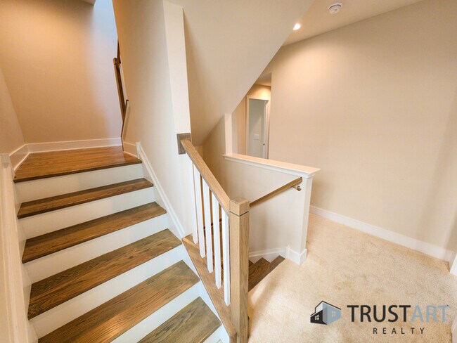 Building Photo - 3 bed/2bath condo house in Fishtown