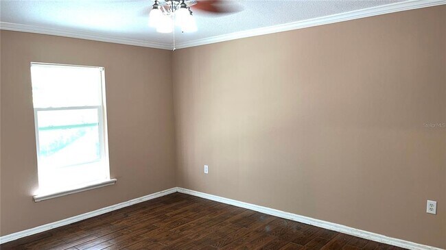 Building Photo - 326 Fox Lake Dr