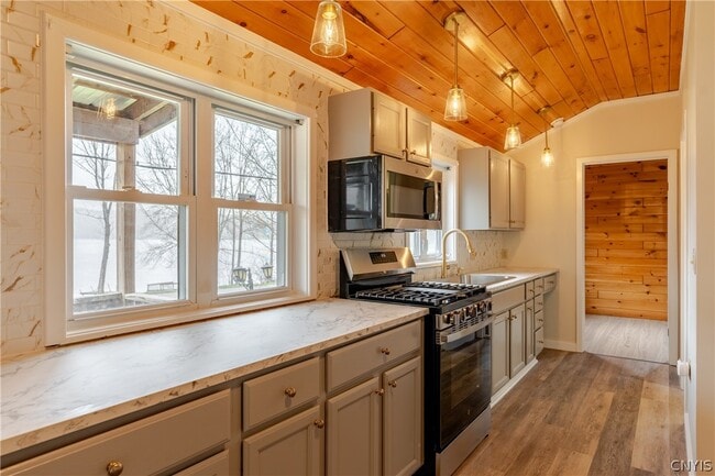 Building Photo - 6082 Reservoir Rd