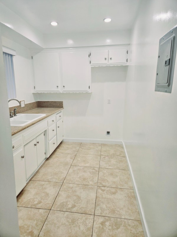 Building Photo - 8919 Longden Ave