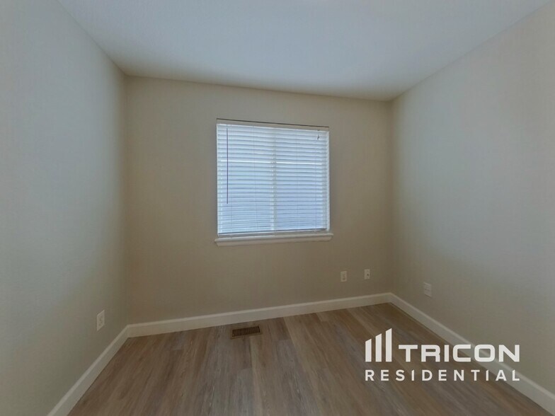 Building Photo - 12606 S Sopris Creek Dr