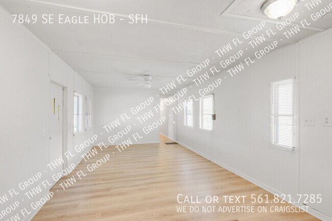 Building Photo - 7849 SE Eagle Ave