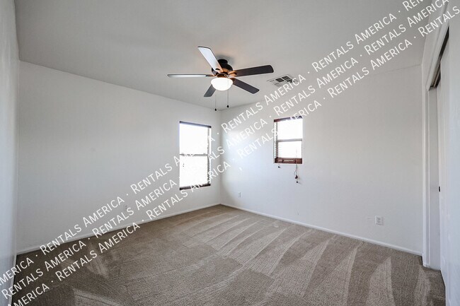 Building Photo - 1074 S Hawk Ln