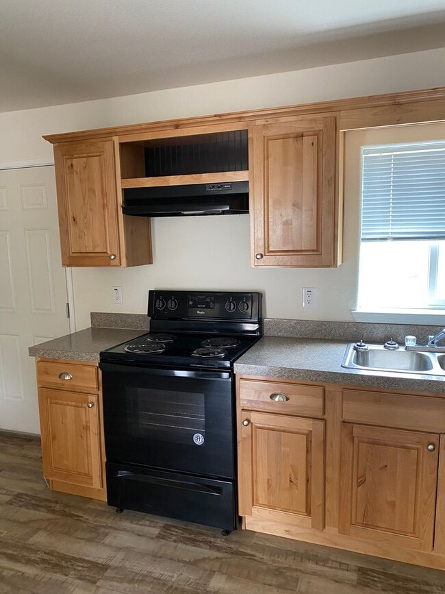Building Photo - New 3 bedroom, 2 bath home