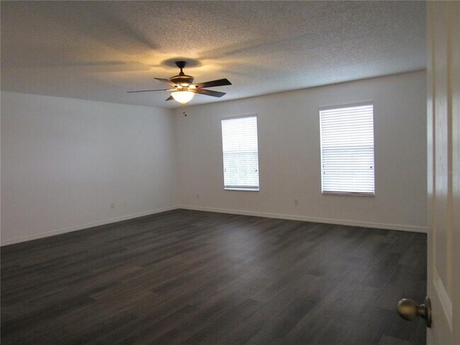 Building Photo - 202 Walnut Crest Run