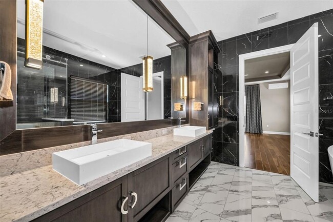 Building Photo - 1015 Bellamare Trail